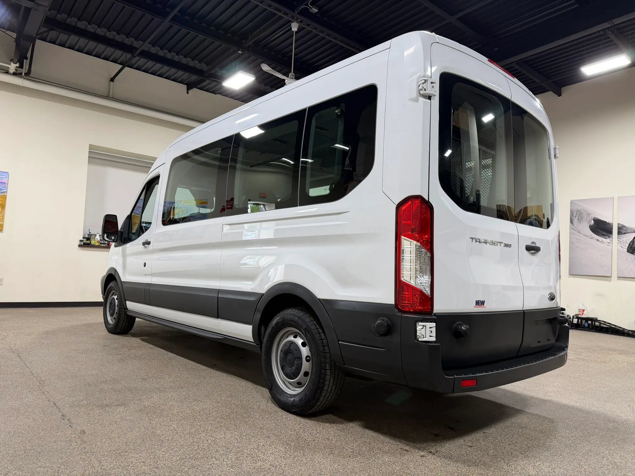 Used 2015 Ford Transit 350 XL RWD image 8
