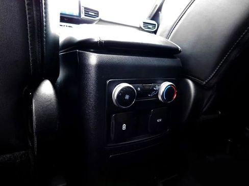 Used 2022 Ford Explorer XLT w/ Equipment Group 202A image 15