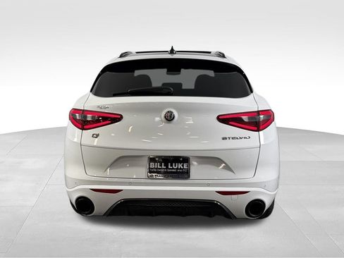 Used 2023 Alfa Romeo Stelvio Veloce AWD/4WD image 8