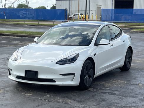 Used 2022 Tesla Model 3 Long Range AWD/4WD image 5