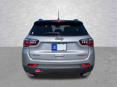 Used 2023 Jeep Compass Trailhawk image 5