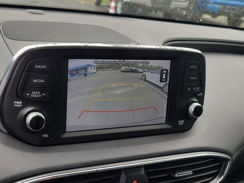 Used 2020 Hyundai Santa Fe SEL image 18