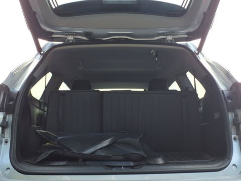 Used 2019 Toyota Highlander XLE AWD/4WD image 6