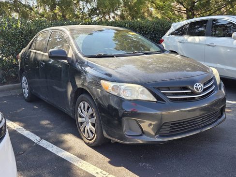 Used 2013 Toyota Corolla LE image 3