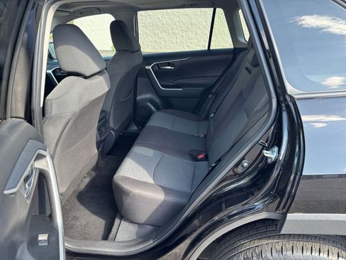 Used 2025 Toyota RAV4 XLE w/ Convenience Package AWD/4WD image 27