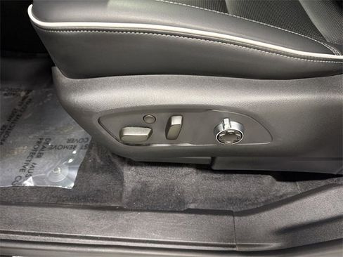 Certified 2025 Buick Enclave Avenir image 24