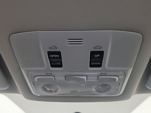 Used 2015 Toyota Corolla S Premium FWD image 31