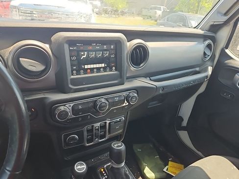 Used 2021 Jeep Wrangler Unlimited Sport image 19