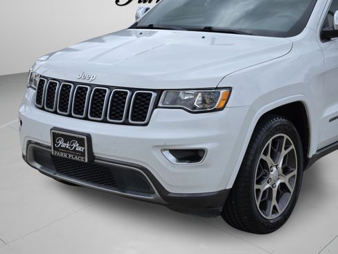 Used 2018 Jeep Grand Cherokee Limited image 34