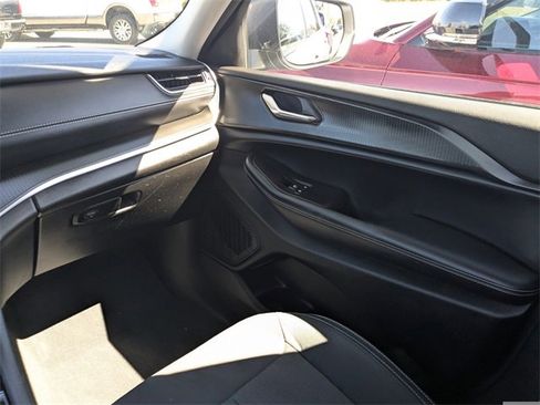 Certified 2023 Jeep Grand Cherokee L Laredo image 17