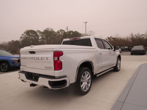 Used 2023 Chevrolet Silverado 1500 High Country w/ High Country Premium Package image 5