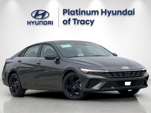 New 2026 Hyundai Elantra SEL Sport Premium FWD image 2