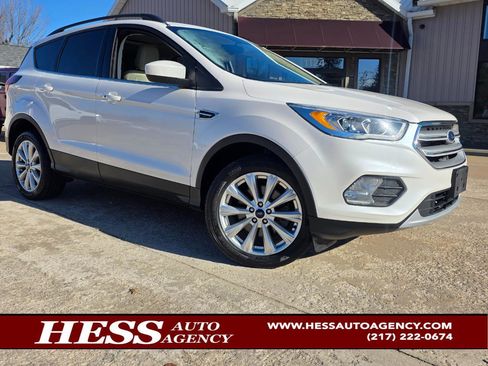 Used 2019 Ford Escape SEL image 1