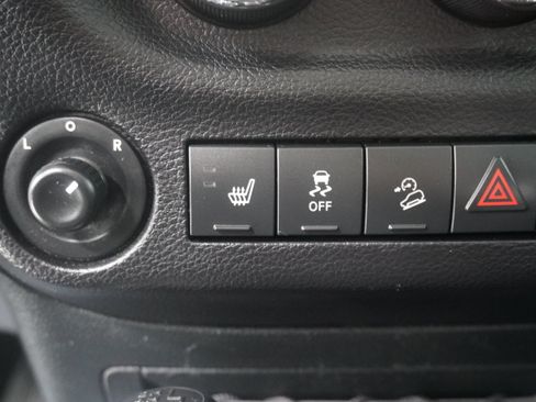 Used 2017 Jeep Wrangler Rubicon w/ Power Convenience Group AWD/4WD image 23
