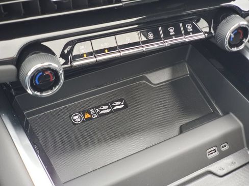 New 2026 Chevrolet Tahoe High Country AWD/4WD image 20