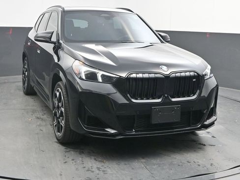 Certified 2025 BMW X1 M35i w/ Premium Package image 2