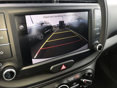 Certified 2025 Kia Soul LX w/ LX Technology Package FWD image 17
