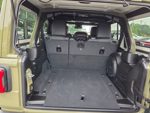 New 2026 Jeep Wrangler Unlimited Rubicon AWD/4WD image 27