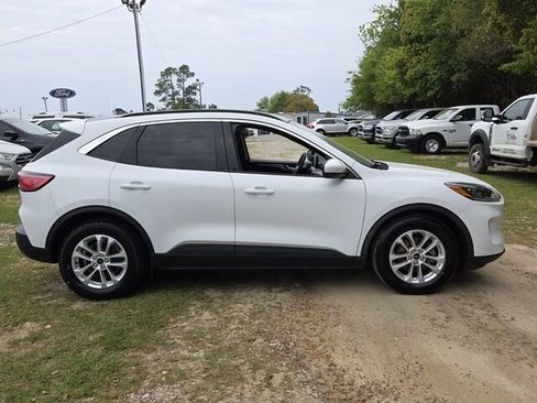 Used 2020 Ford Escape SE image 14