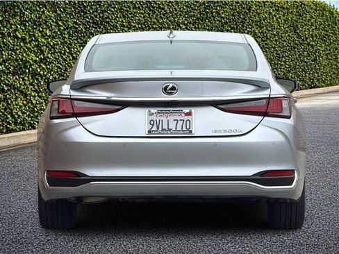 Used 2025 Lexus ES 300h w/ Premium Package FWD image 5