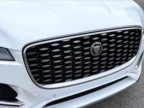 Used 2023 Jaguar F-PACE S AWD/4WD image 32