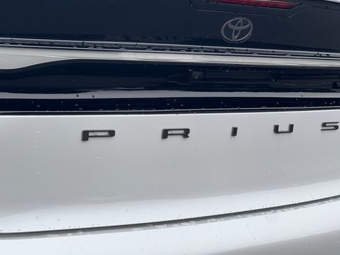 New 2026 Toyota Prius SE image 31