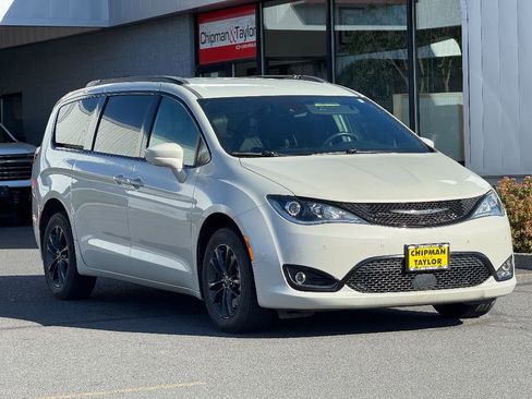 Used 2020 Chrysler Pacifica Touring-L w/ Advanced Safetytec Group image 1