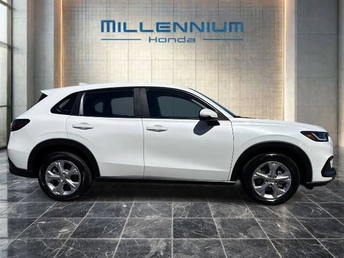 Used 2024 Honda HR-V LX image 6