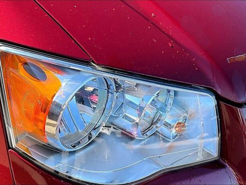 Used 2016 Chrysler Town & Country Touring image 22