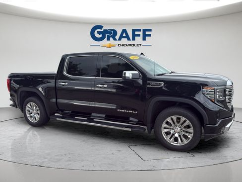Used 2023 GMC Sierra 1500 Denali w/ Technology Package AWD/4WD image 10