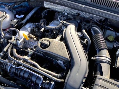 Used 2025 Volkswagen Jetta SE image 34