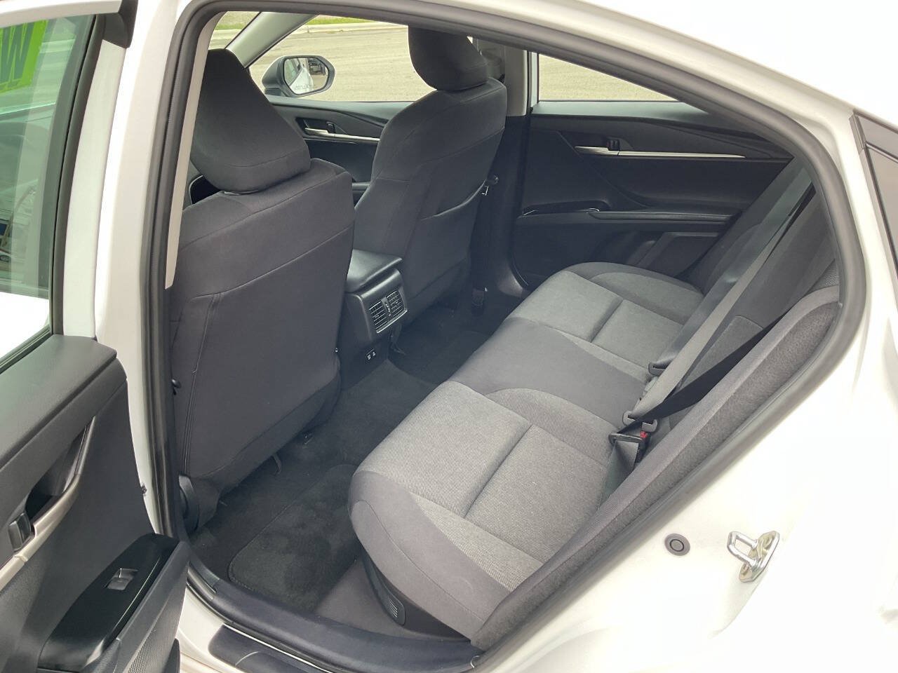 Used 2025 Toyota Camry LE FWD image 33