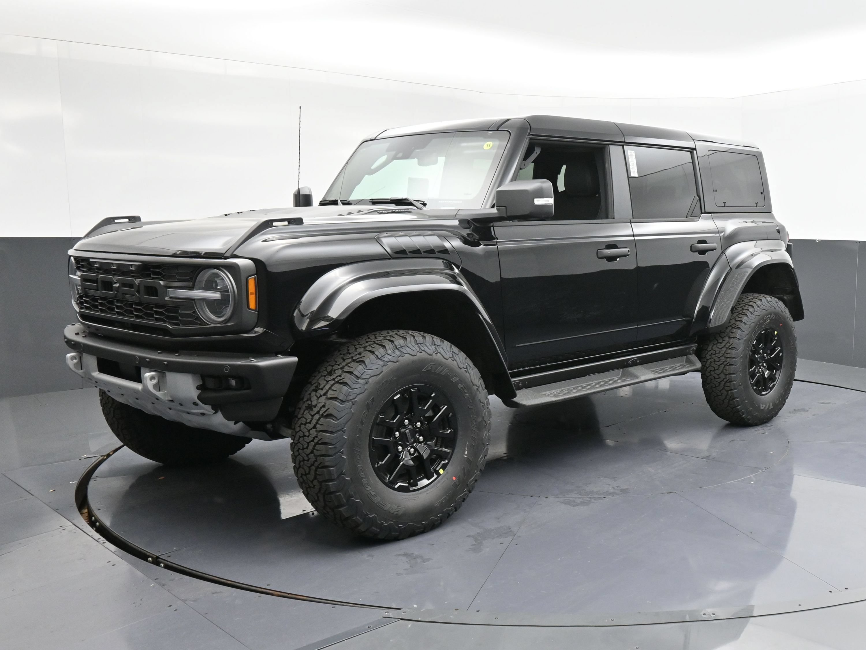 Used 2026 Ford Bronco Raptor AWD/4WD image 1