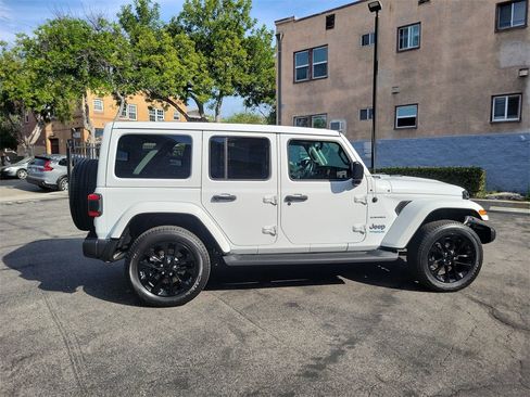 Used 2021 Jeep Wrangler Unlimited Sahara w/ Cold Weather Group image 32