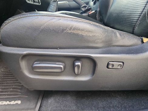 Used 2020 Toyota Tacoma TRD Off-Road AWD/4WD image 13