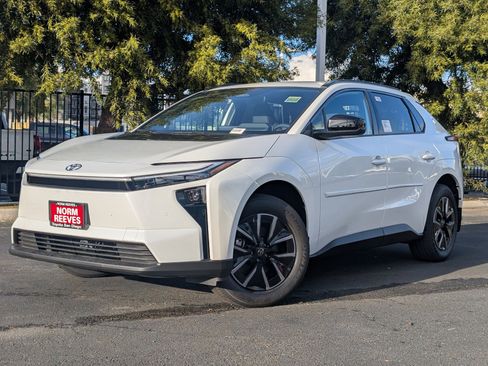 New 2026 Toyota bZ XLE Plus image 2