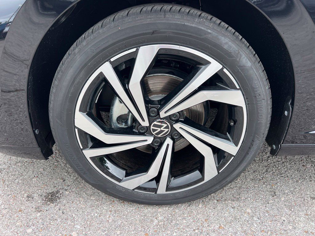 Used 2026 Volkswagen Jetta SEL FWD image 8