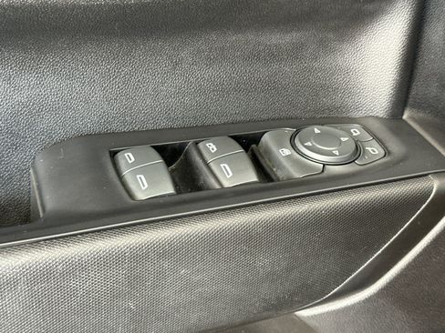 Used 2019 Chevrolet Silverado 1500 Custom Trail Boss w/ Custom Convenience Package AWD/4WD image 13