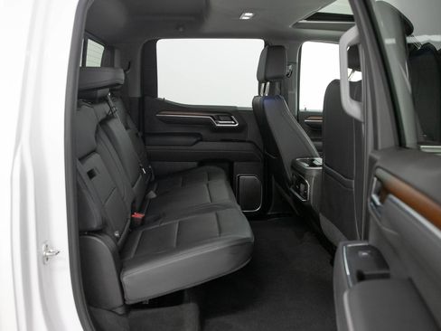 Used 2025 GMC Sierra 1500 Denali w/ Technology Package AWD/4WD image 12