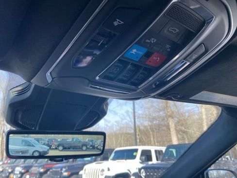 Used 2024 Jeep Wagoneer Launch Edition AWD/4WD image 30
