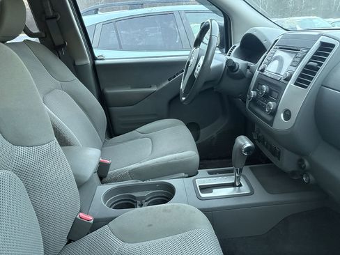 Used 2018 Nissan Frontier SV w/ Value Truck Package image 5