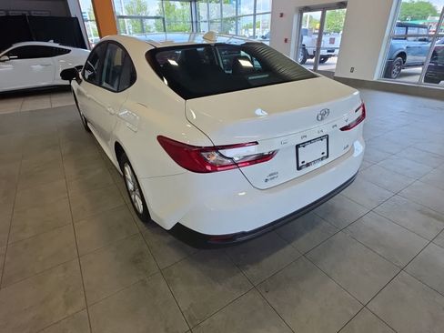 Used 2025 Toyota Camry LE AWD/4WD image 11