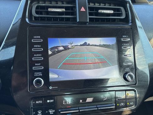 Used 2022 Toyota Prius LE FWD image 9