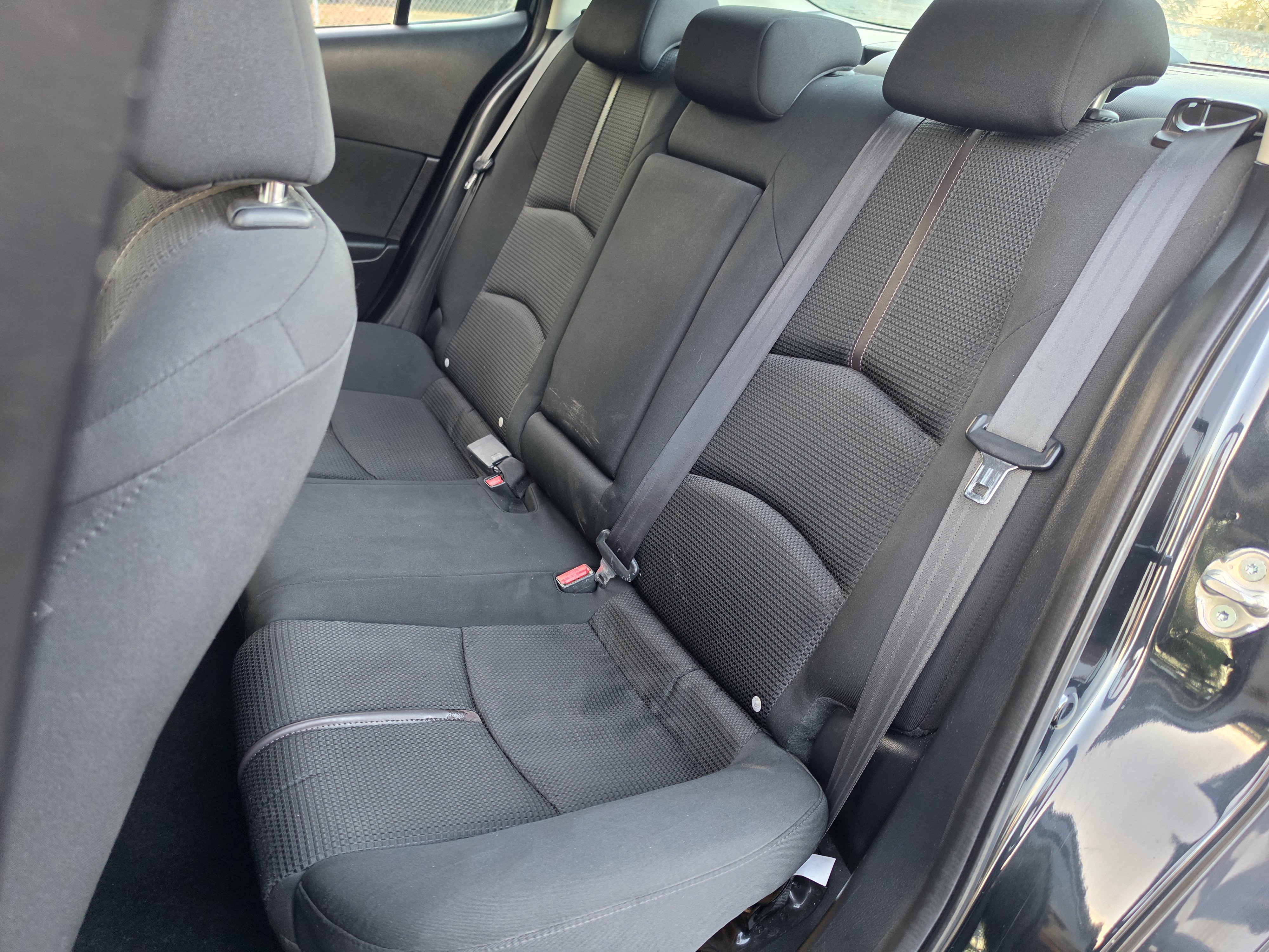Used 2018 MAZDA MAZDA3 Sport w/ Preferred Equipment Package FWD image 22