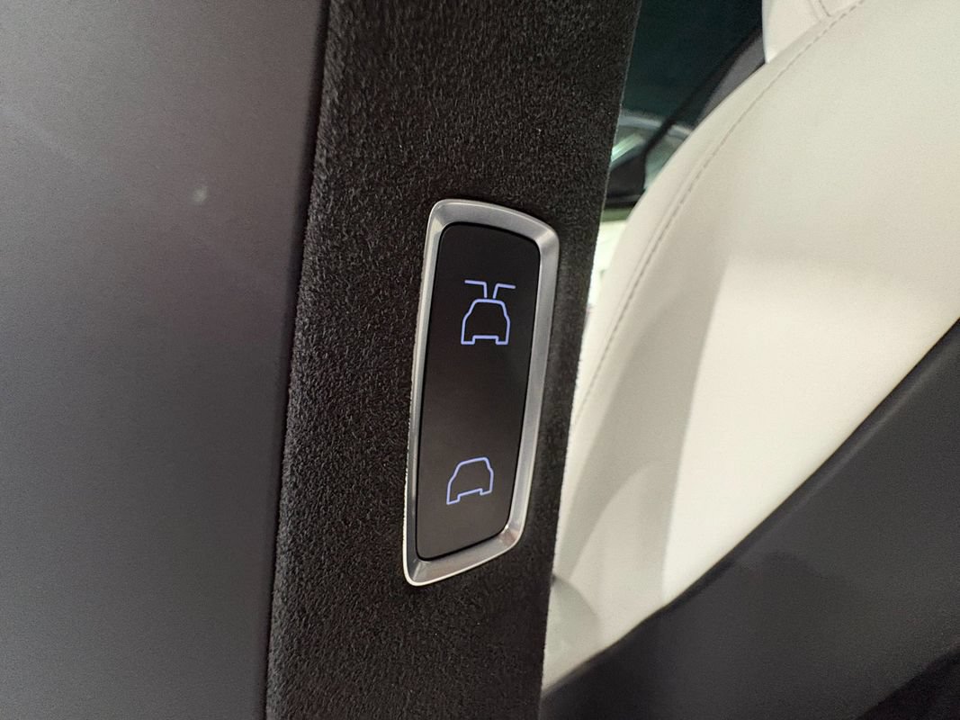 Used 2023 Tesla Model X AWD/4WD image 32