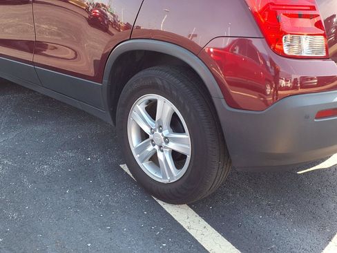 Used 2016 Chevrolet Trax LT w/ LT Sun and Sound Package FWD image 22