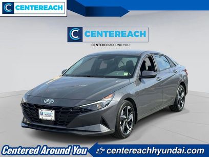 Used 2023 Hyundai Elantra SEL w/ Convenience Package