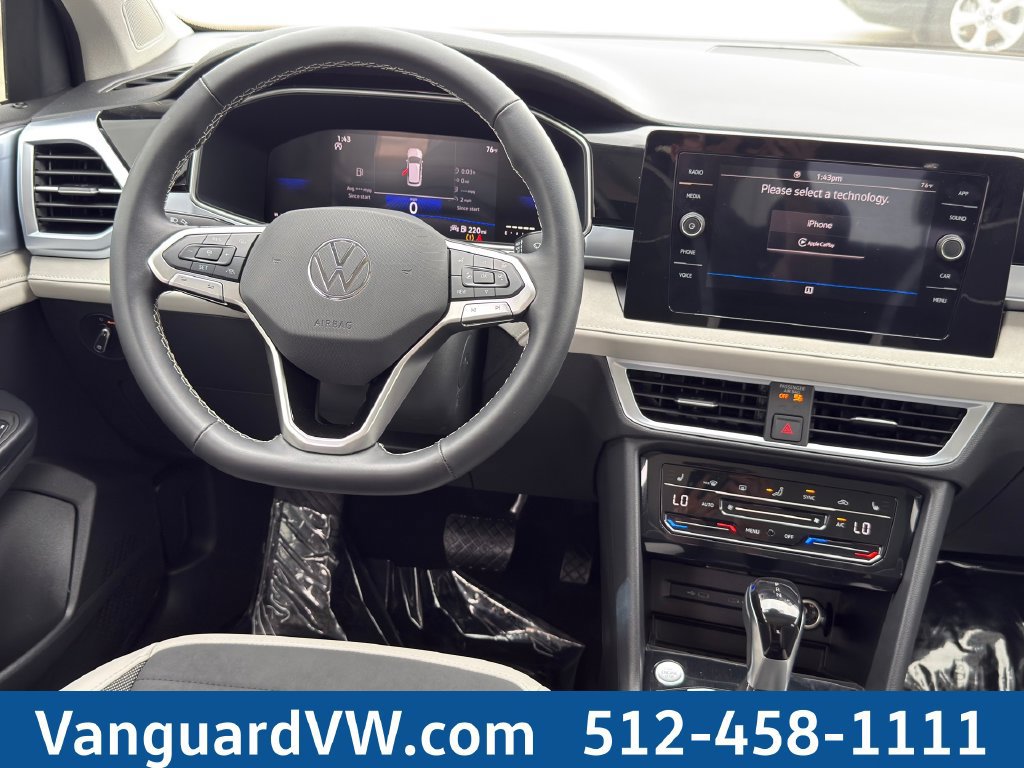 Used 2025 Volkswagen Taos SE FWD image 28