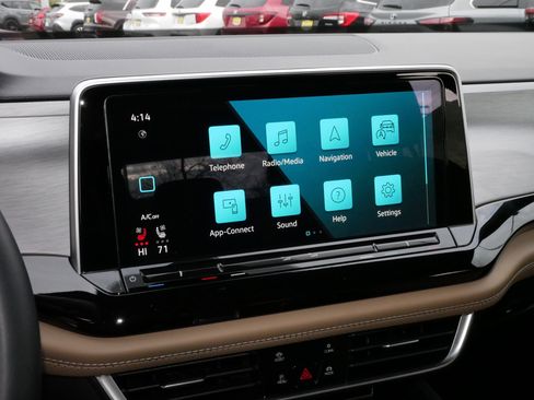 Certified 2025 Volkswagen Atlas Cross Sport SE w/ Panoramic Sunroof Package image 22