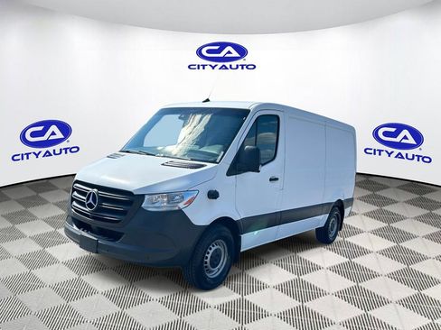 Used 2022 Mercedes-Benz Sprinter 1500 image 10